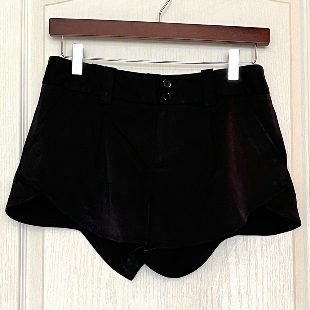 Alice + Olivia Black 100% Silk Pleated Mini Shorts Timeless Coquette Old Money